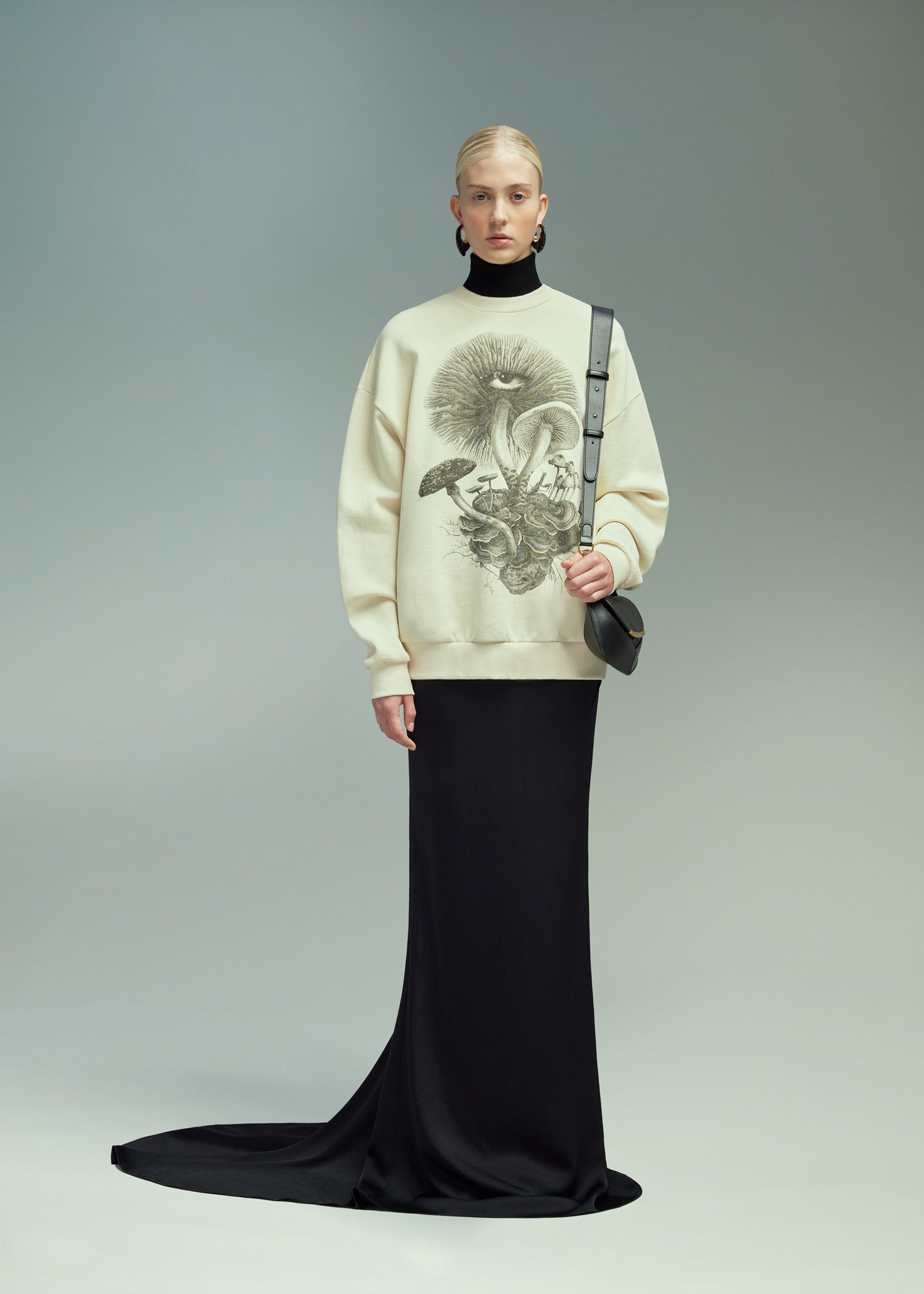 DEL CORE: BOXY SWEATSHIRT WITH MUSHROOM PRINT