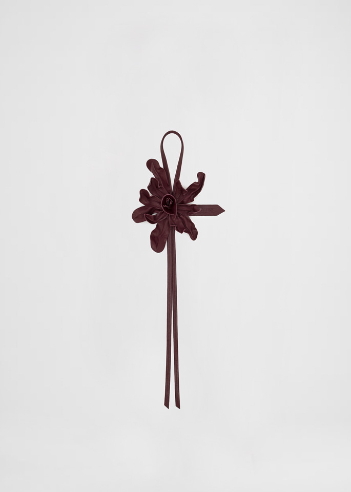 DEL CORE: JOHN MEDIUM LEATHER FLOWER