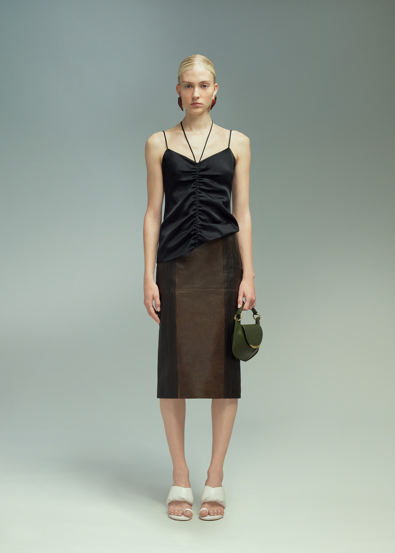 DEL CORE: PANELED PENCIL SKIRT