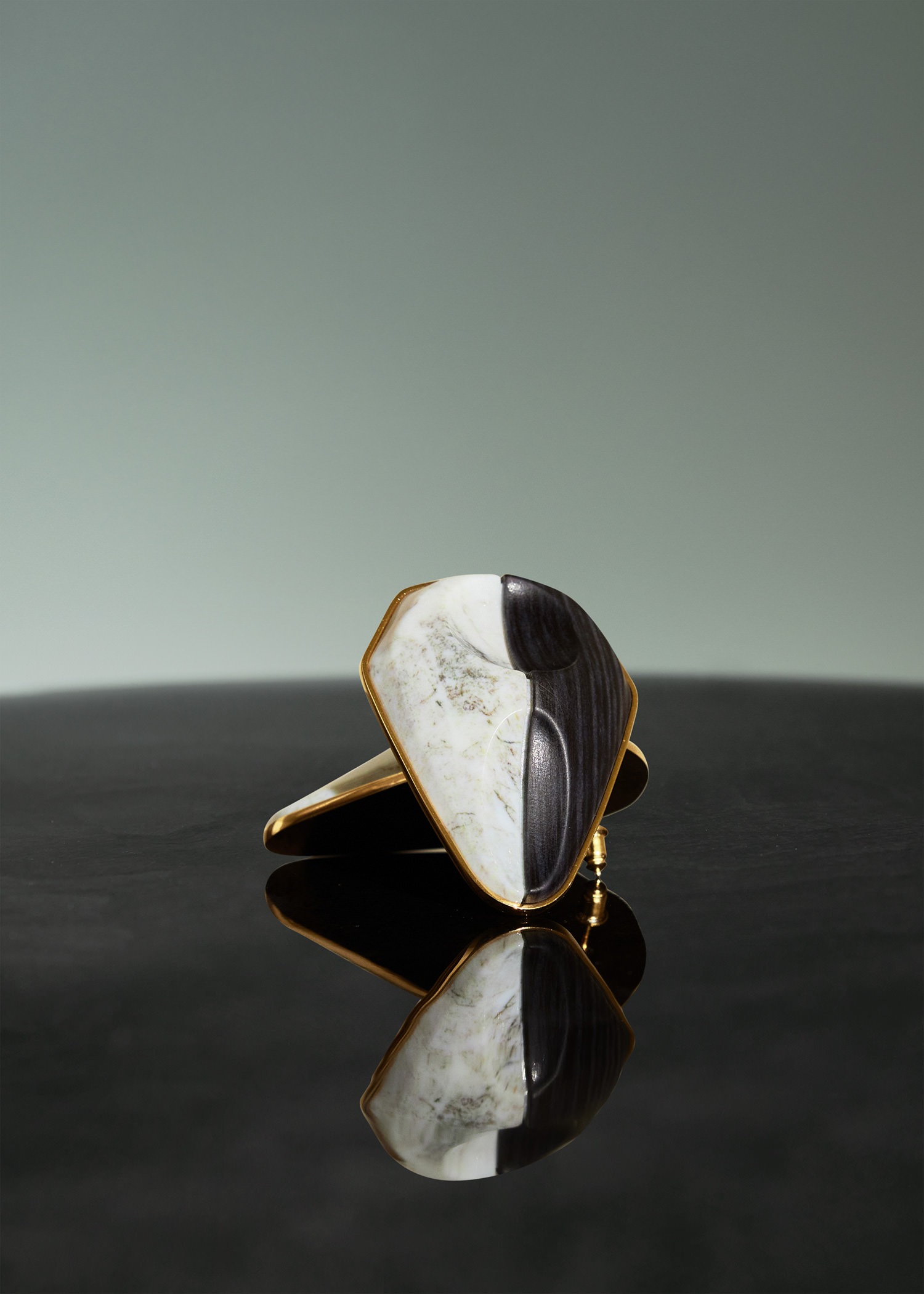 DEL CORE: FLAT BLOCK EARRINGS MARBLE