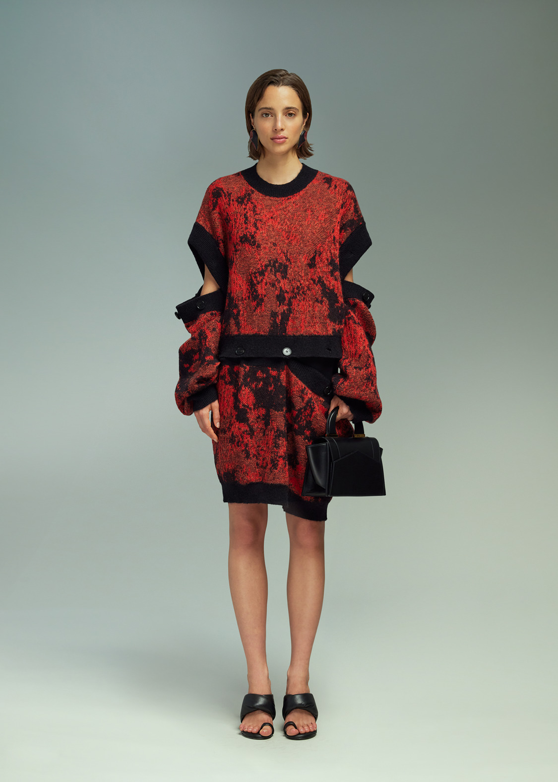 DEL CORE OVERSIZED CREWNECK WITH DETACHABLE SLEEVES AND BOTTOM