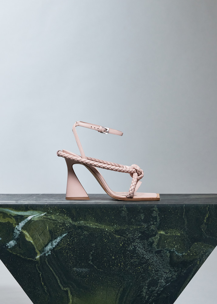 DEL CORE: STRAP SANDAL WITH TUBULAR DETAIL