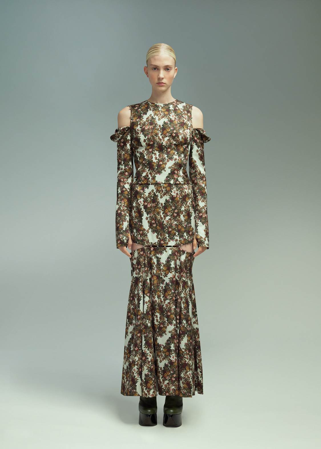 DEL CORE: TOP WITH DECORATIVE SEAMS AND MUSHROOM HOOKS