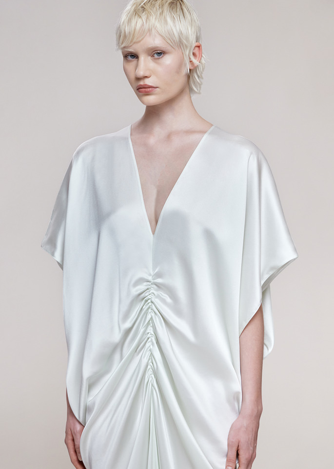 DEL CORE: V NECK KAFTAN CREPE SATIN DRESS WITH GATHERED DETAIL