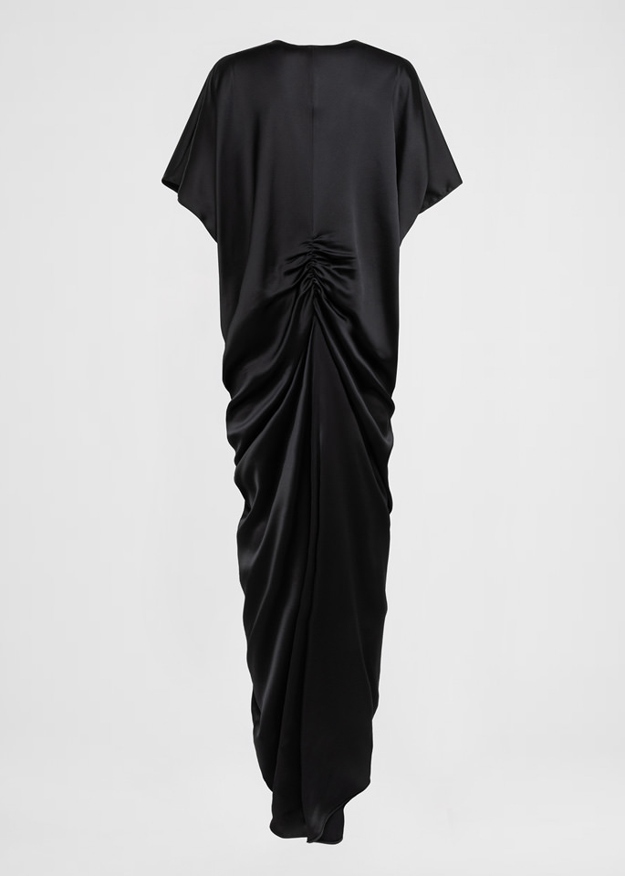 DEL CORE: ABITO CAFTANO IN ENVERS SATIN CON SCOLLATURA A V E DRAPPEGGIO