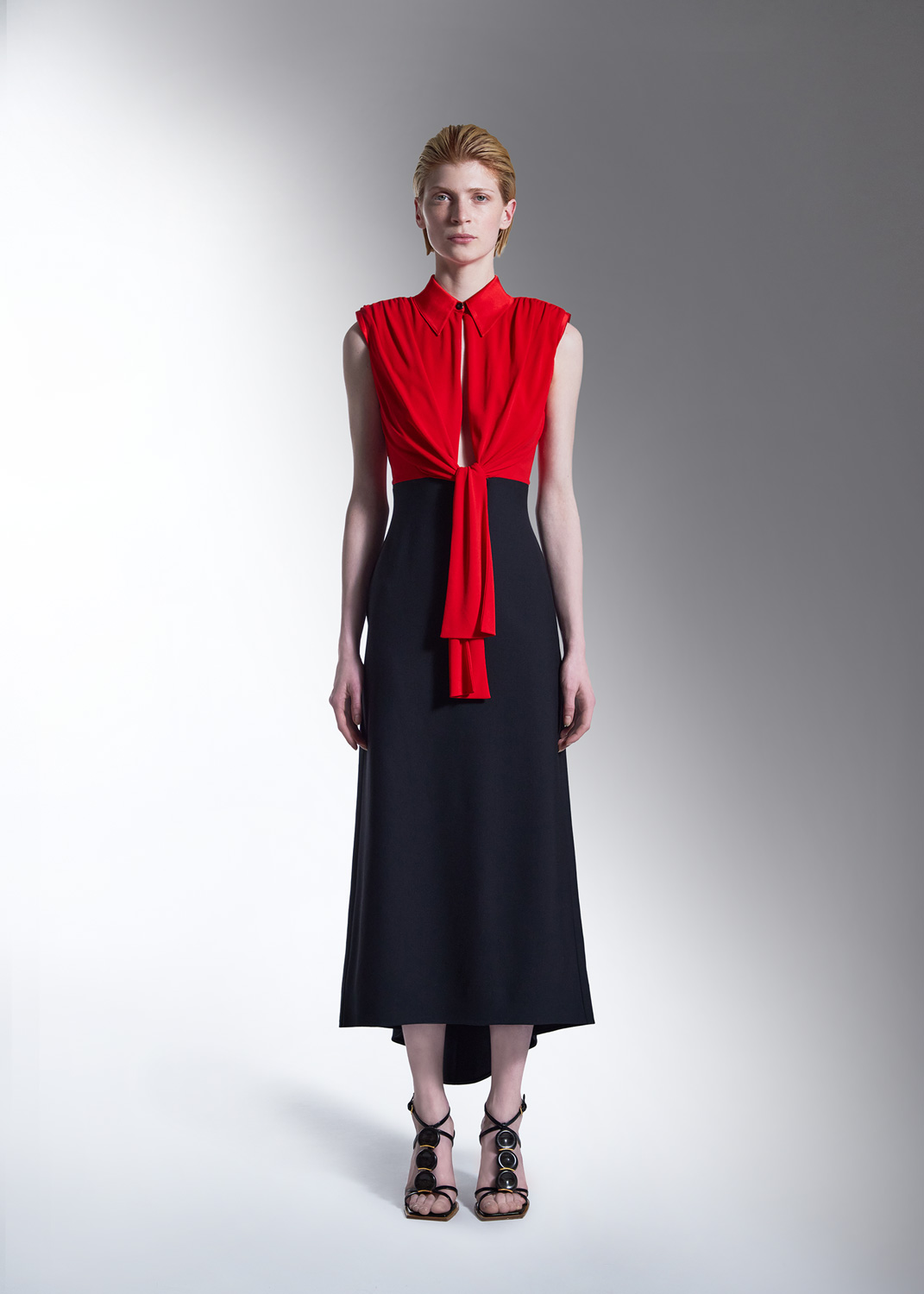 Abito con drappeggio discount