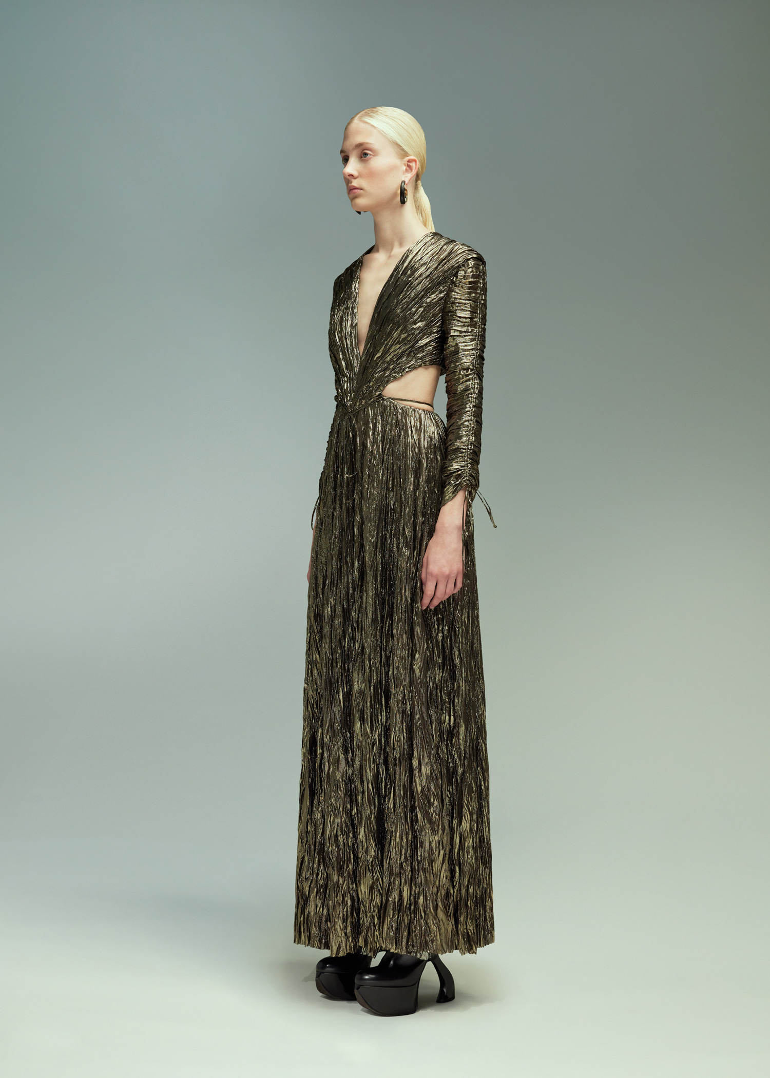 DEL CORE: V-NECK PLEATED DRESS WITH LONG SLEEVES AND DRAWSTRING WAIST