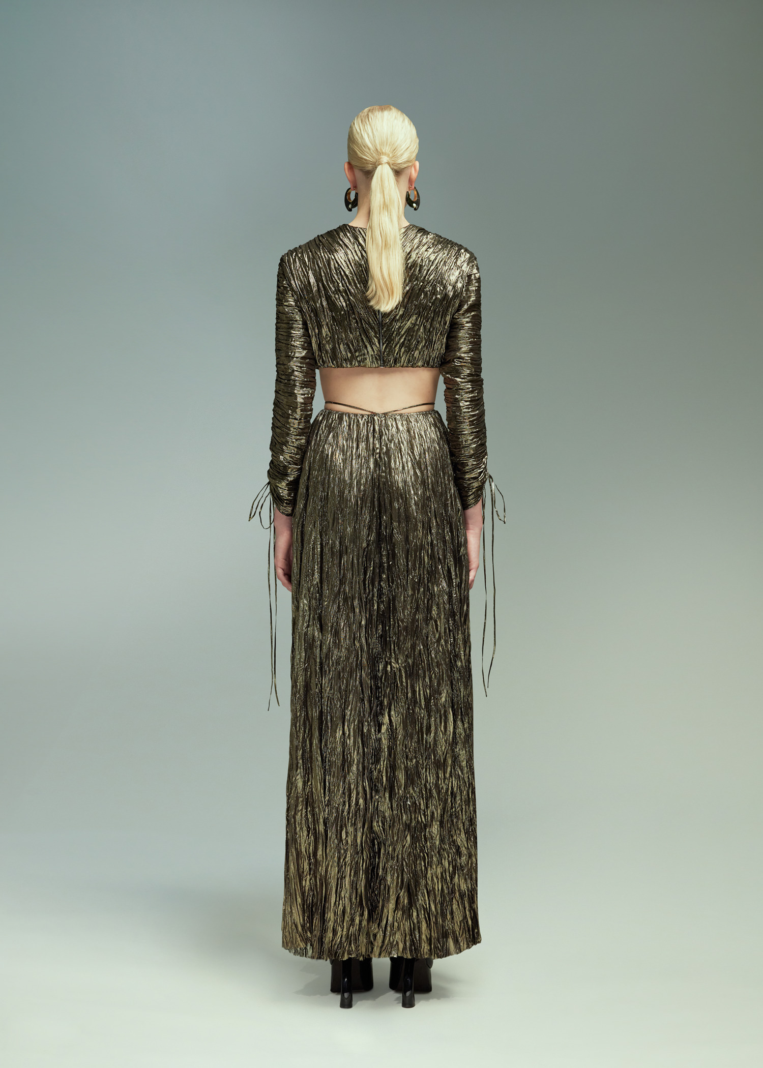 DEL CORE: V-NECK PLEATED DRESS WITH LONG SLEEVES AND DRAWSTRING WAIST