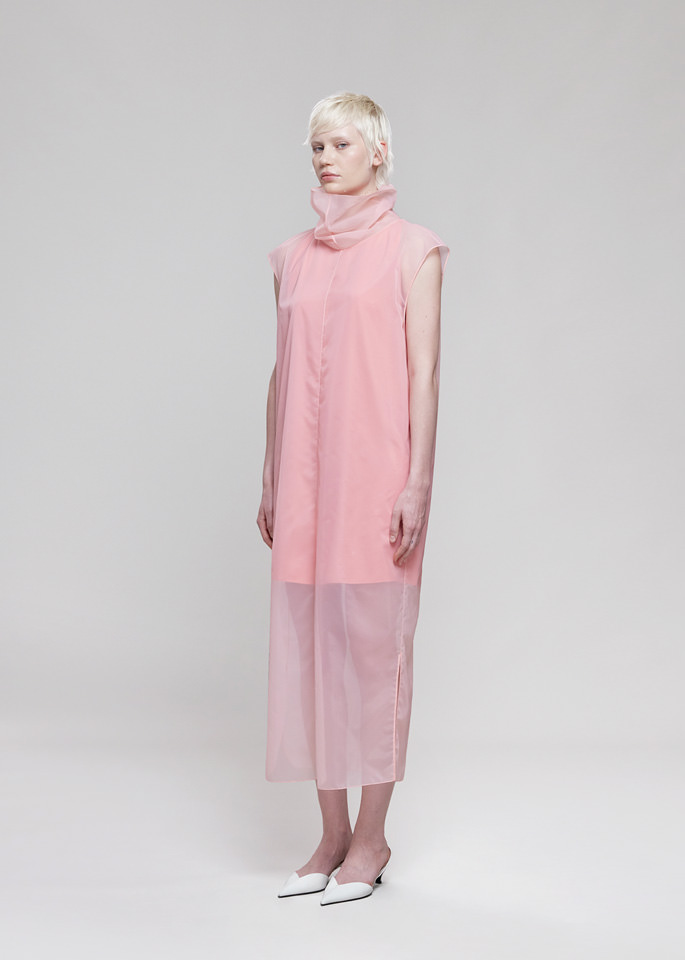 DEL CORE: ABITO SMANICATO CON COLLO ALTO IN NYLON ORGANZA