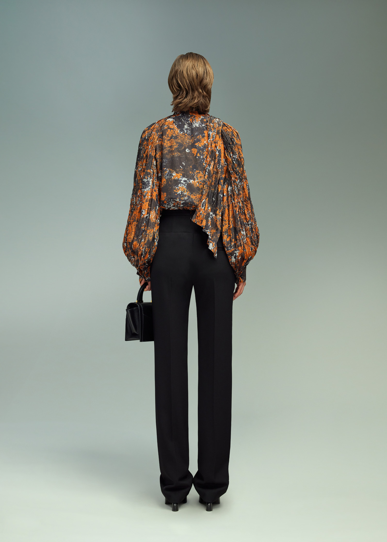 DEL CORE: BLOUSE WITH PLEATED SCARF AND SLEEVES