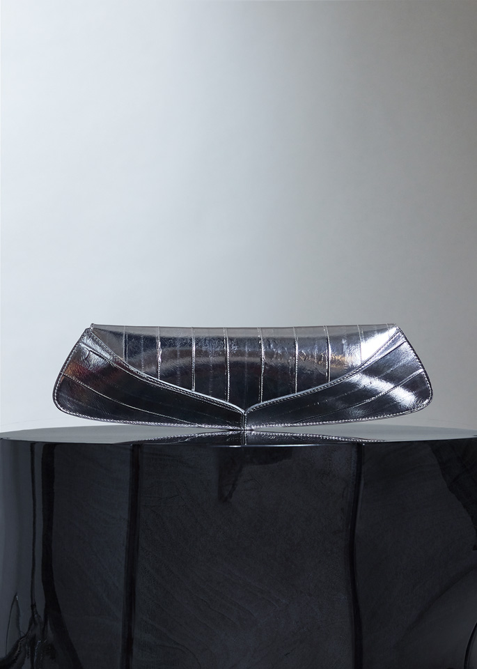DEL CORE: BORSA CLUTCH BEETLE