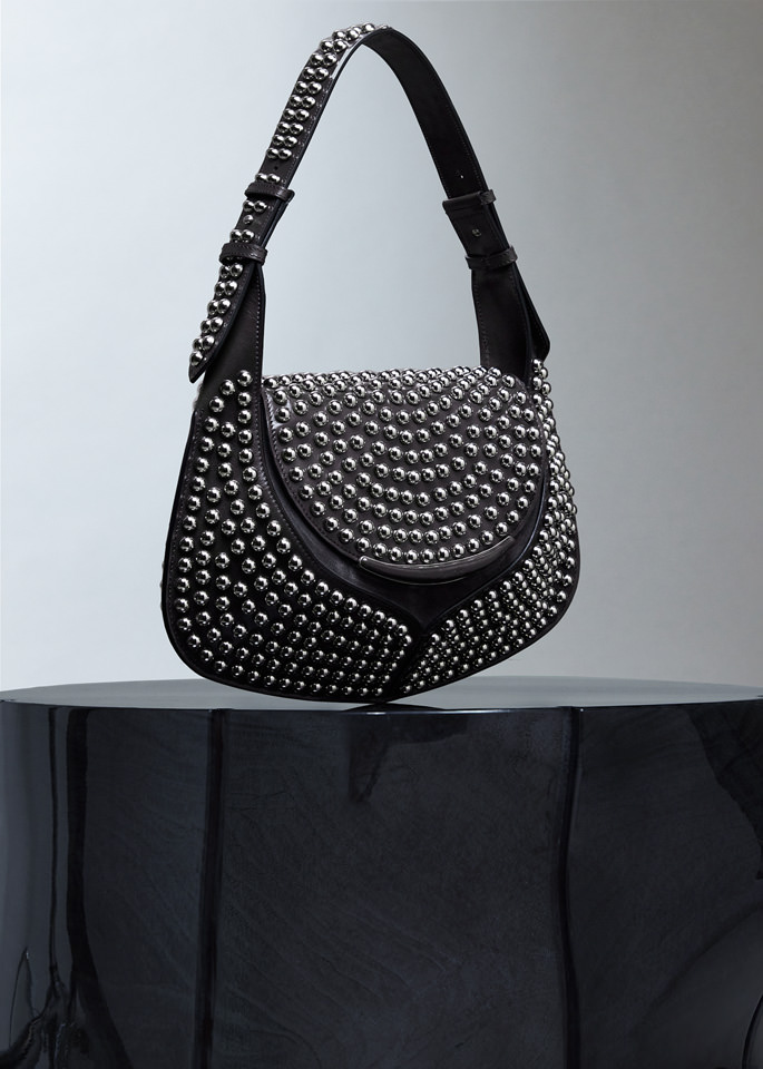 DEL CORE: BORSA HOBO CON BORCHIE