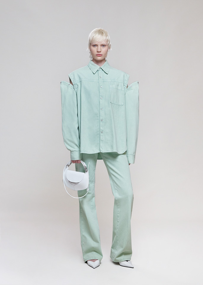 DEL CORE: BOXY DENIM SHIRT WITHDETACHABLE SLEEVES AND CHESTPOCKET