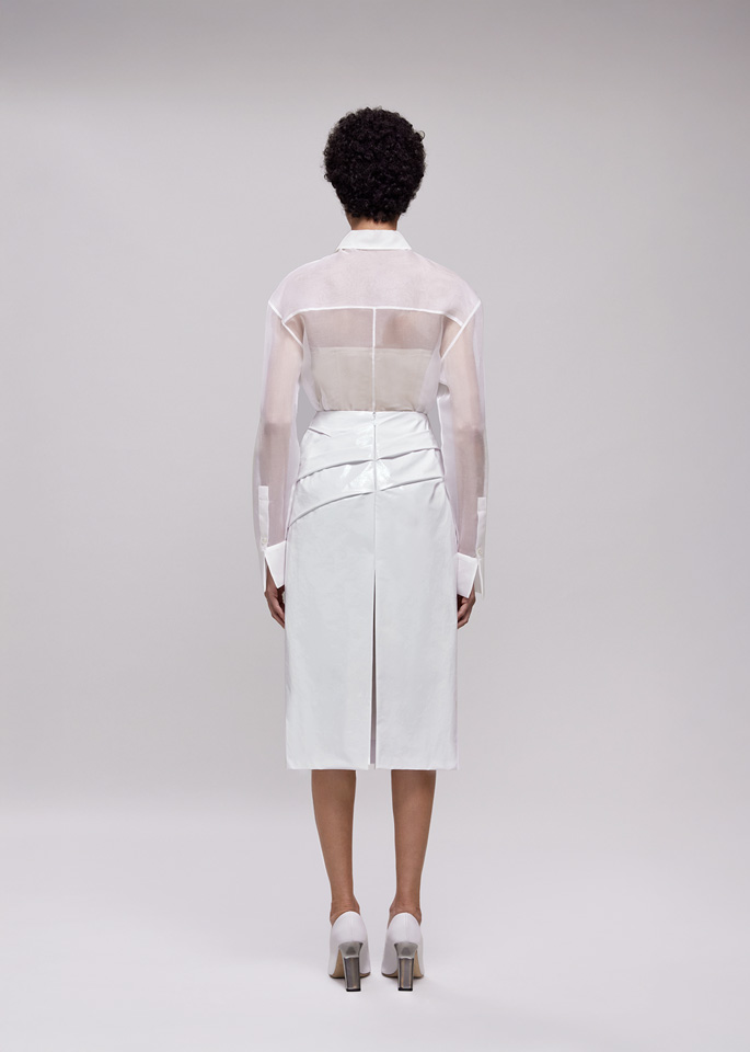 DEL CORE: SHIRT LONGER ON THE BACKWITH FITTED WAIST AND SIDE SPLIT