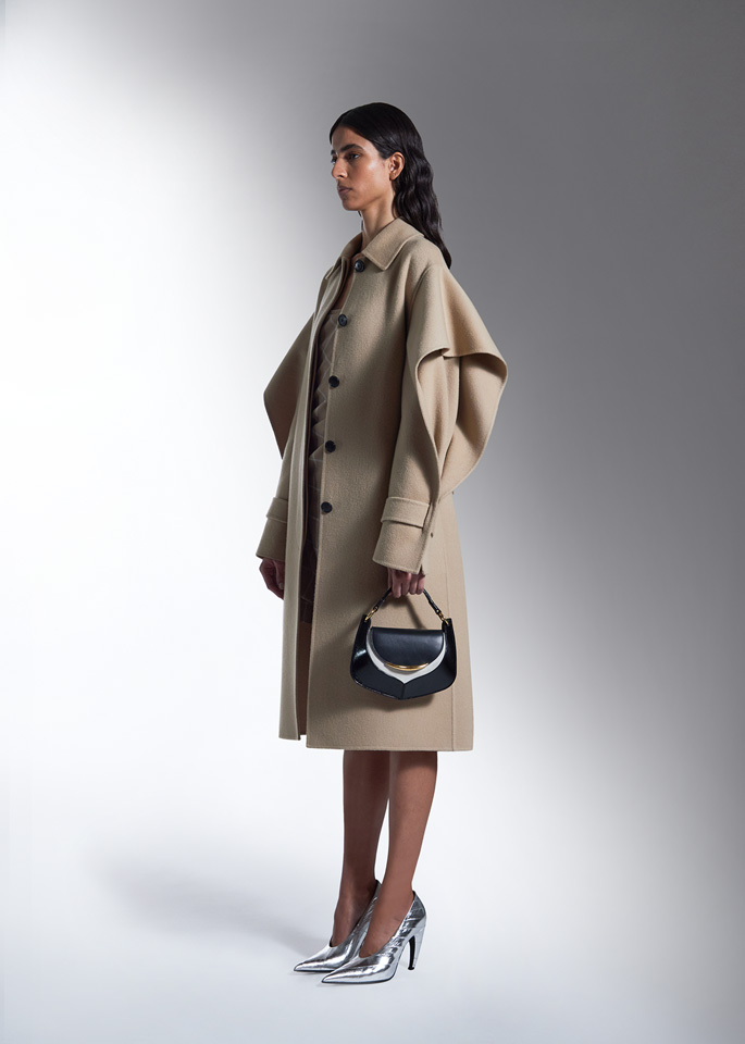 DEL CORE: DRAPED SLEEVE COAT