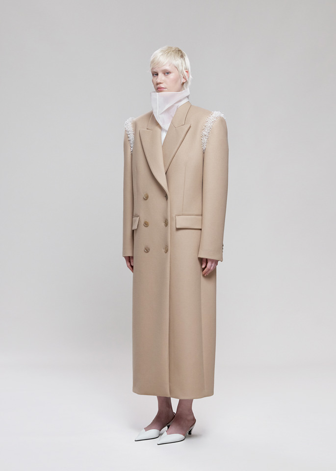 DEL CORE: CAPPOTTO OVERSIZE IN MISTO LANA CON RICAMO CRISTALLI SUL GIROMANICA