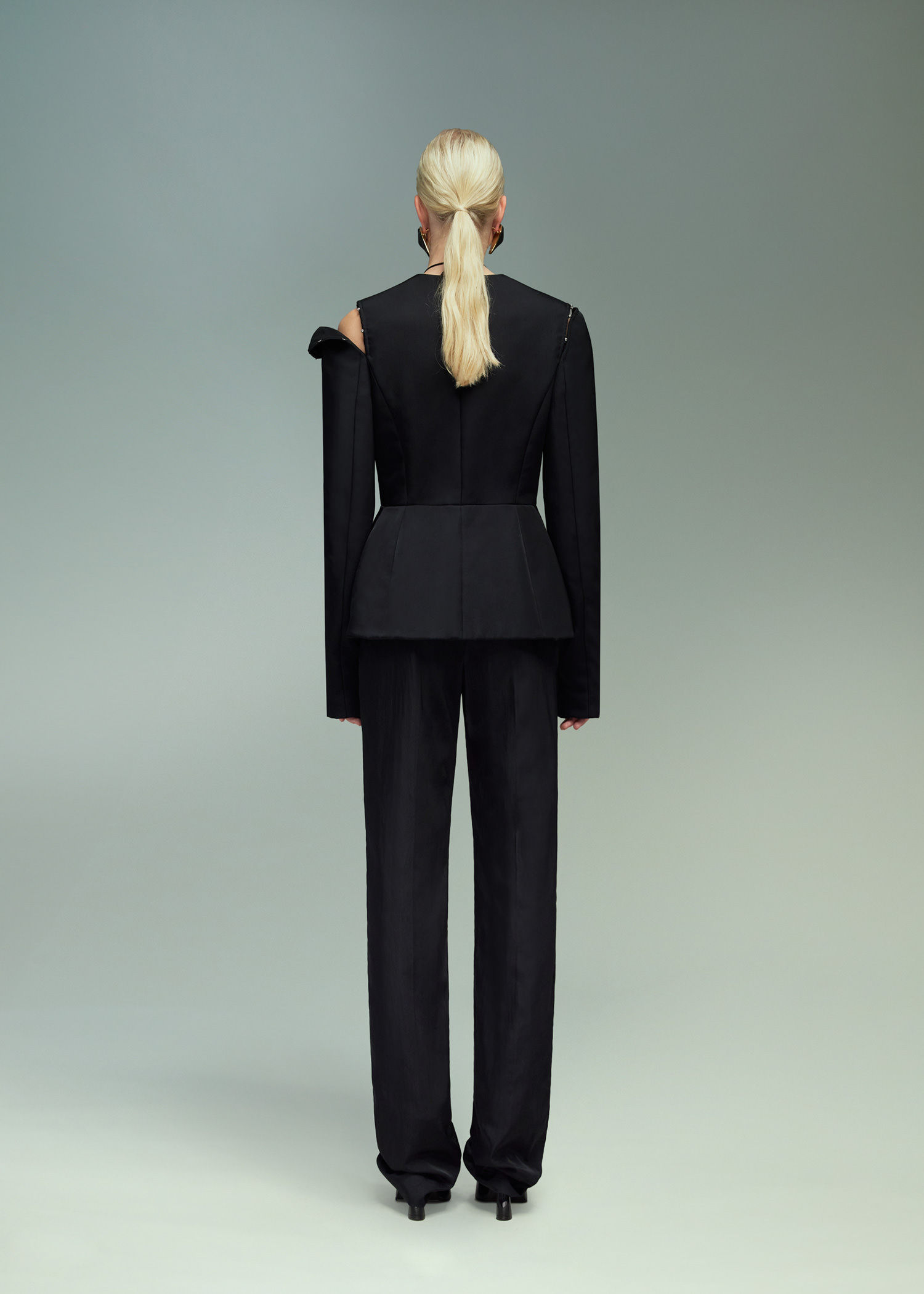 DEL CORE: SCULPTED JACKET WITH MUSHROOM HOOKS