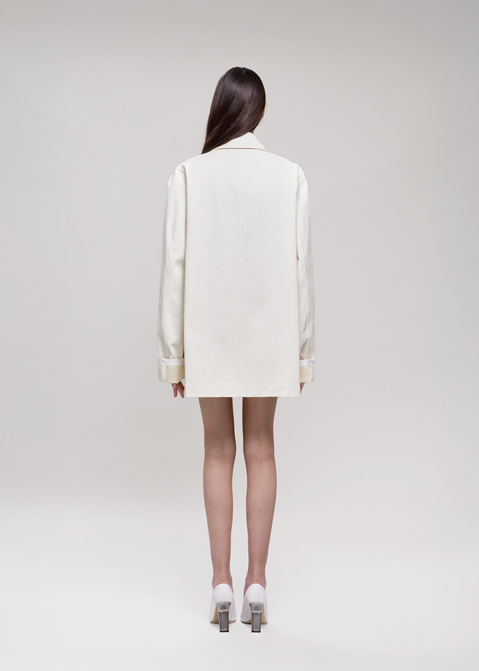 DEL CORE: GIUBBOTTO OVERSIZE CON DETTAGLIO ZIP SUL DAVANTI