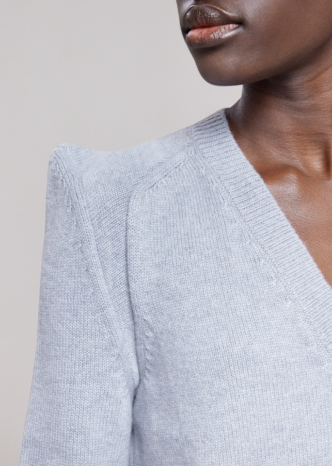 DEL CORE: POINTY SHOULDER CASHMERE V NECK SWEATER