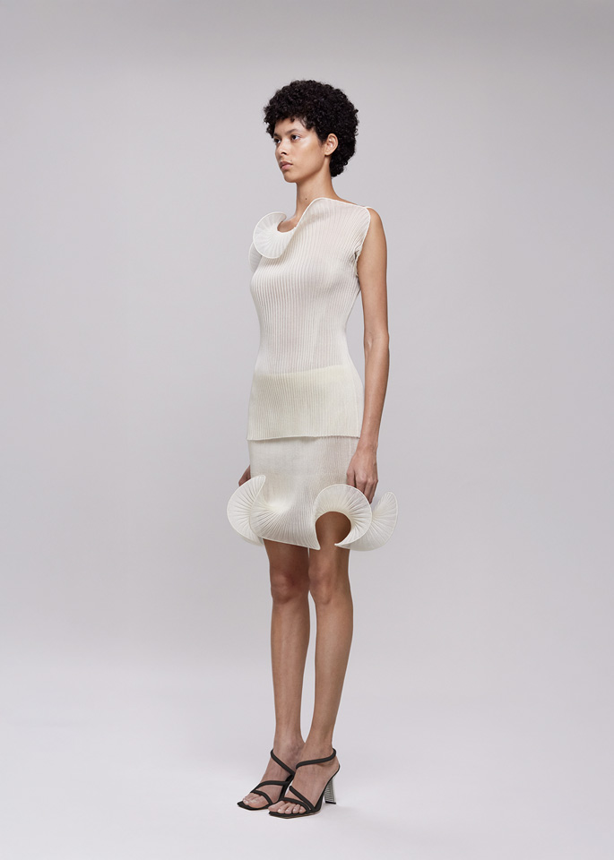 DEL CORE: MINI SKIRT WITH RUFFLE WIRE DETAIL AT HEM