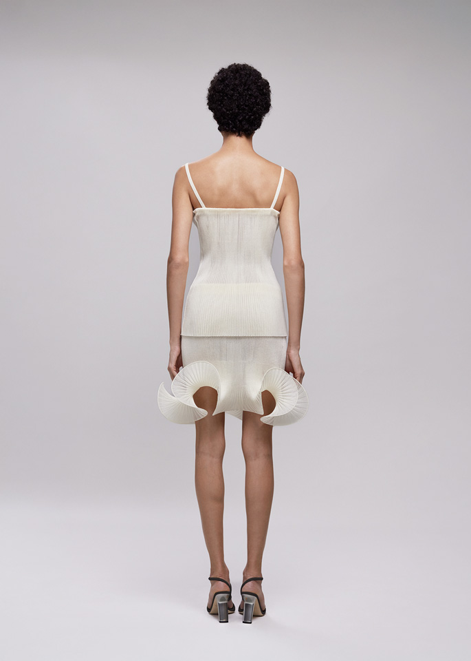 DEL CORE: MINI SKIRT WITH RUFFLE WIRE DETAIL AT HEM