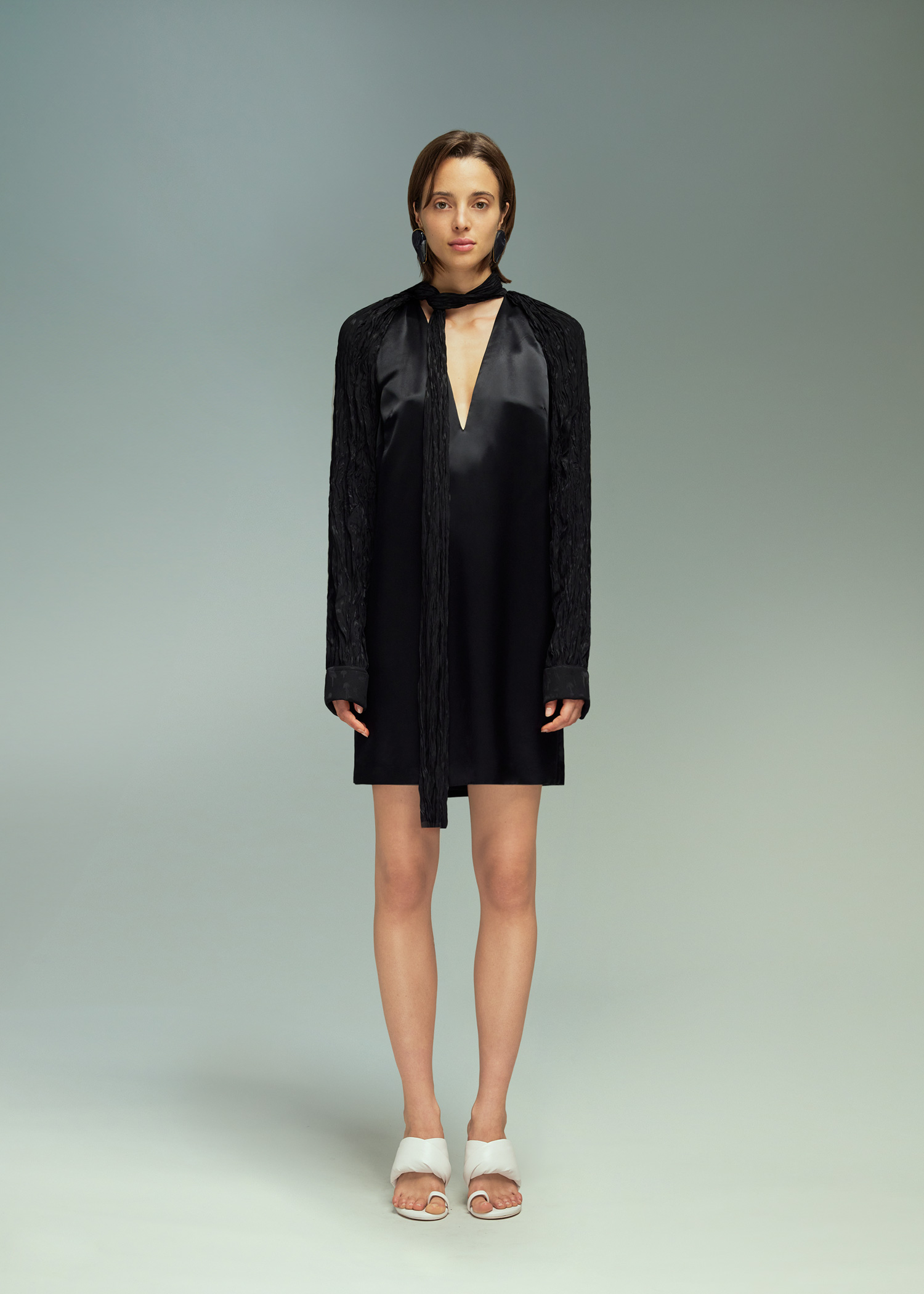 DEL CORE: MINI DRESS WITH TREEBARK PLEATED SLEEVES AND SCARF