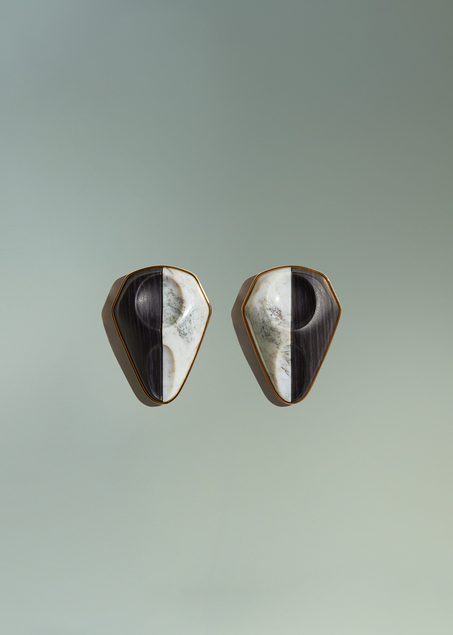 DEL CORE: FLAT BLOCK EARRINGS MARBLE