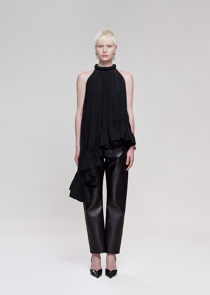 DEL CORE: TOP IN CREPE DE CHINE CON SCOLLO ALL' AMERICANA E VOLANT