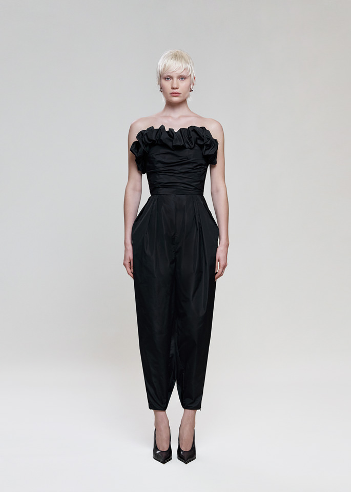 DEL CORE: STRAPLESS TAFFETTA JUMPSUIT WITH RUFFLE DETAILS