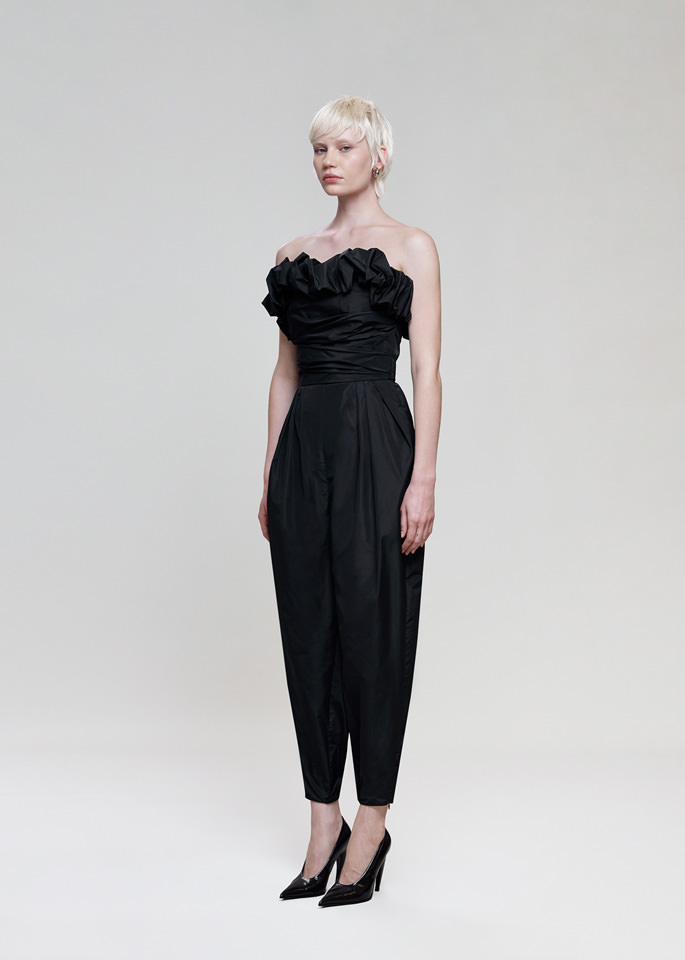 DEL CORE: STRAPLESS TAFFETTA JUMPSUIT WITH RUFFLE DETAILS
