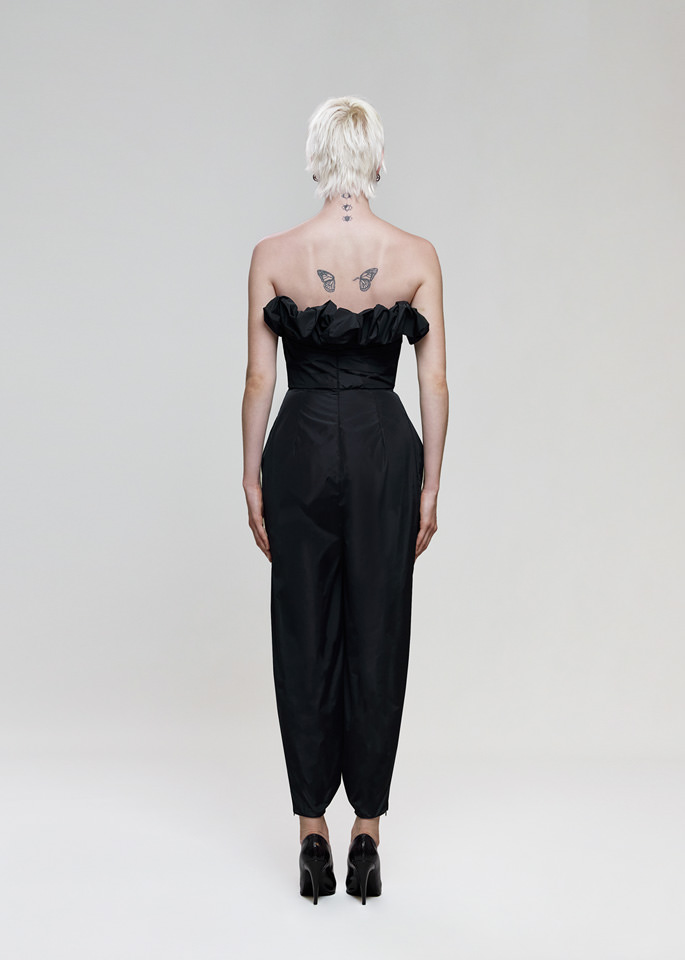 DEL CORE: STRAPLESS TAFFETTA JUMPSUIT WITH RUFFLE DETAILS